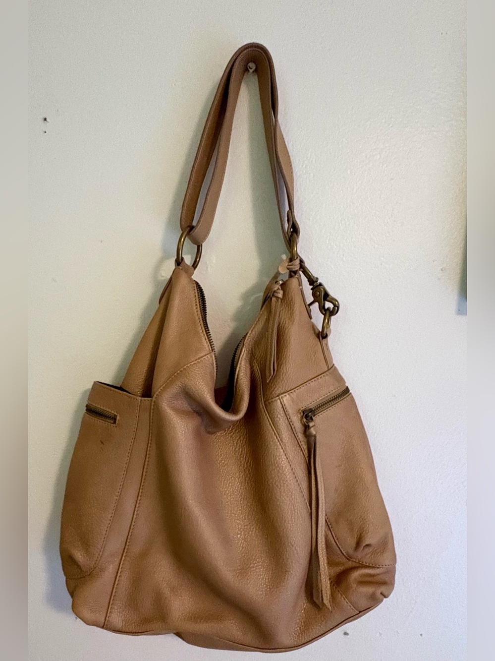 Very Cool Tan Leather Fossil Hobo Bag - Picture 4 of 11